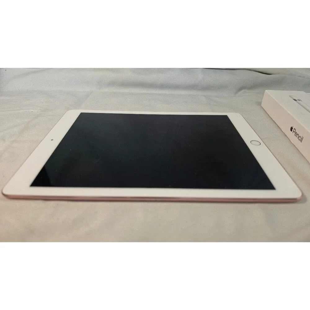 Apple iPad (5th Gen) 32GB 9.6